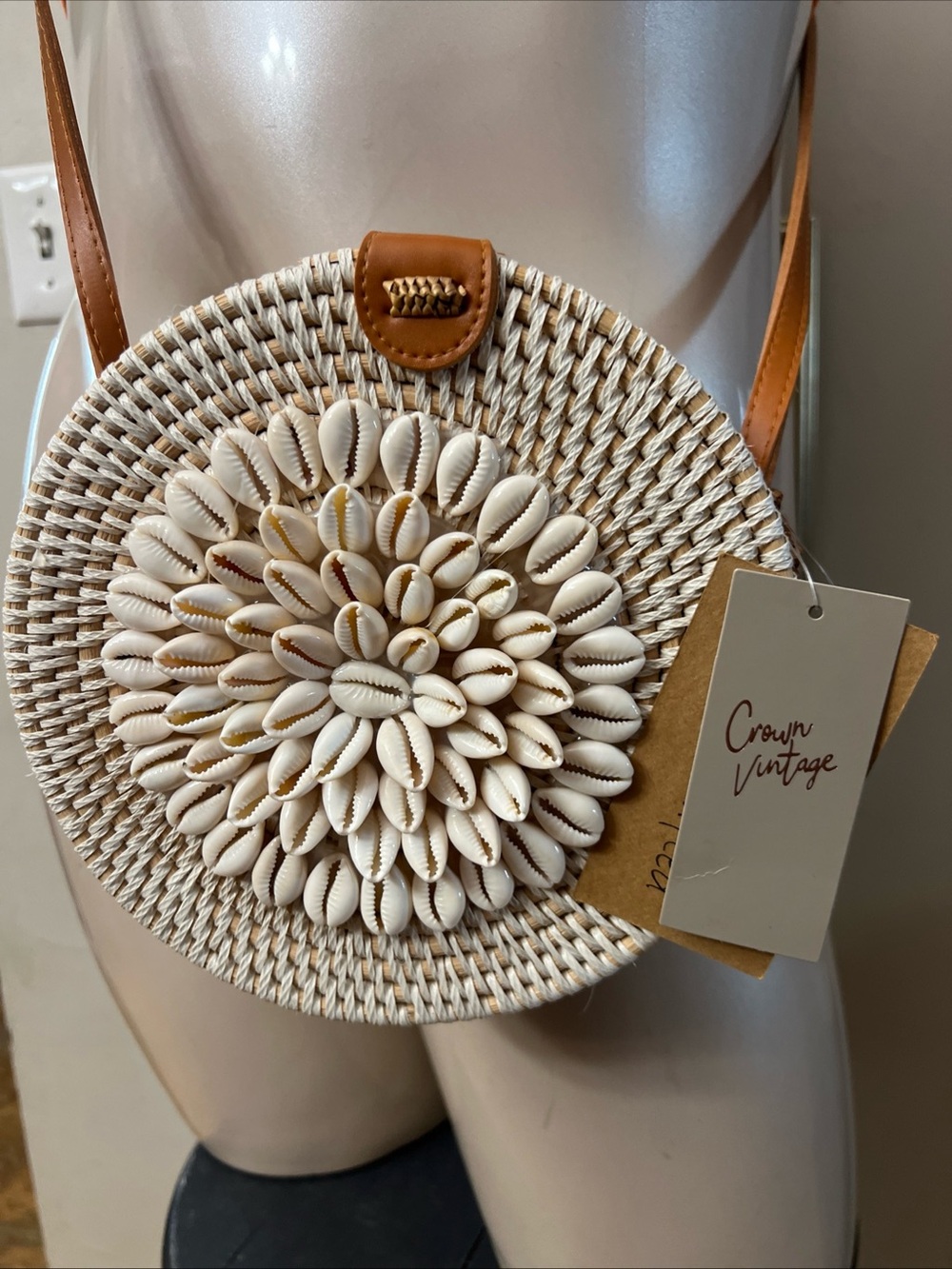 NWT Crown Vintage Cream Shell Woven Round Crossbody with Tan Strap